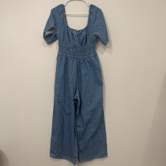 Old Navy Pants - Old Navy Women Chambray Smocked Waist Wide Leg Jumpsuit Blue Medium Short Sleeve